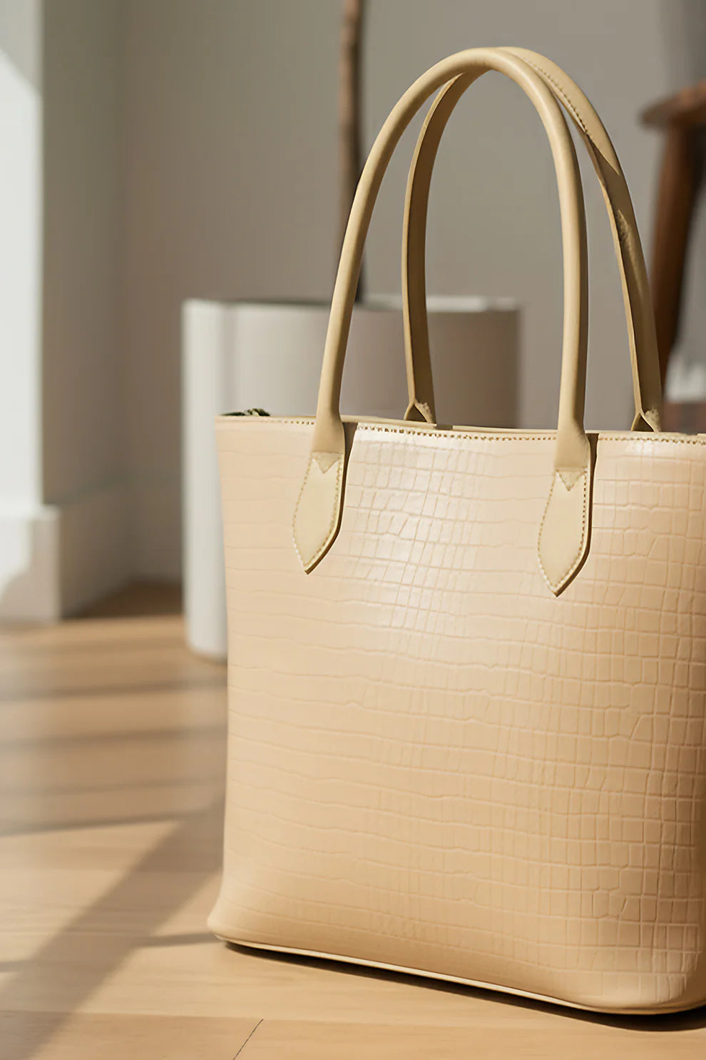 SWIFT ZIP LEATHER TOTE - BEIGE
