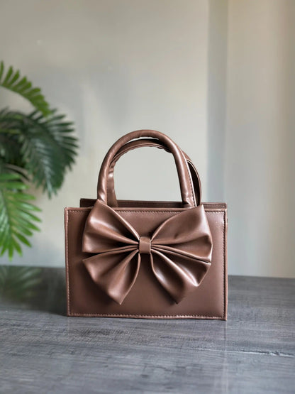 GLOSS BOW HANDBAG - COFFEE