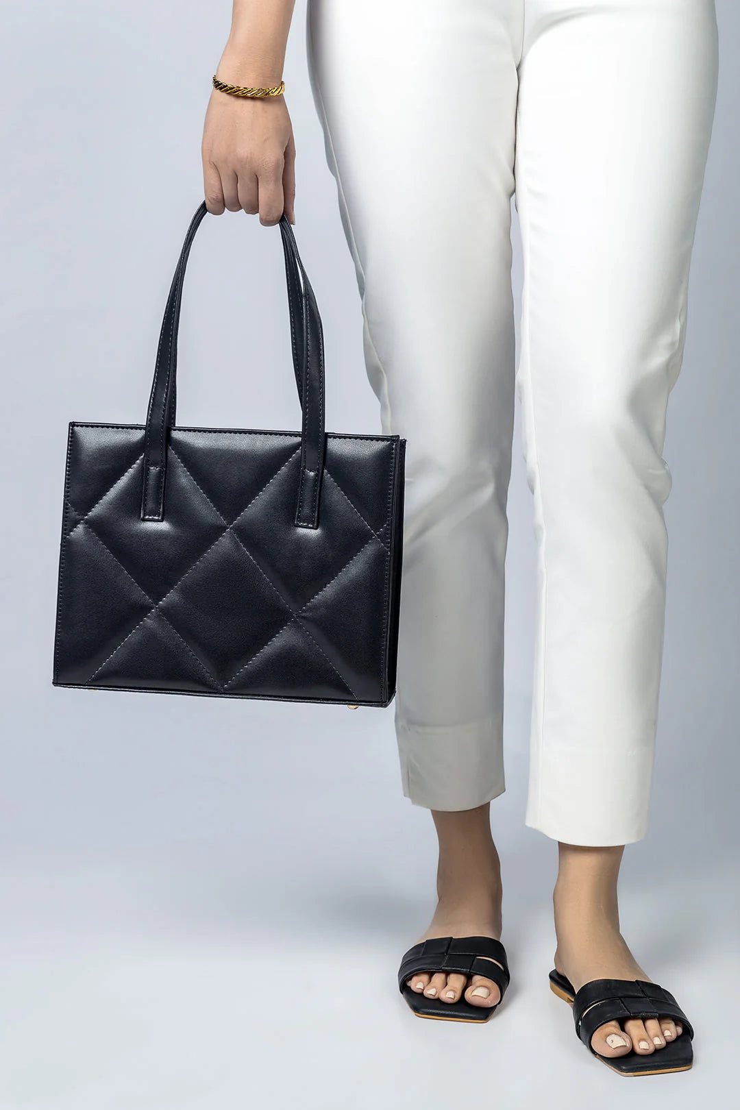 VELORA QUILT TOTE - BLACK