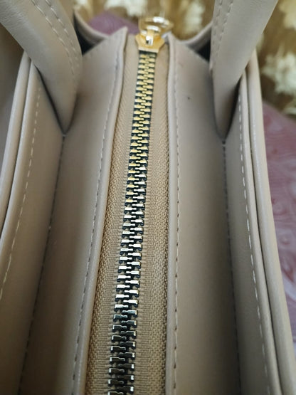 GLOSS BOW HANDBAG - BEIGE