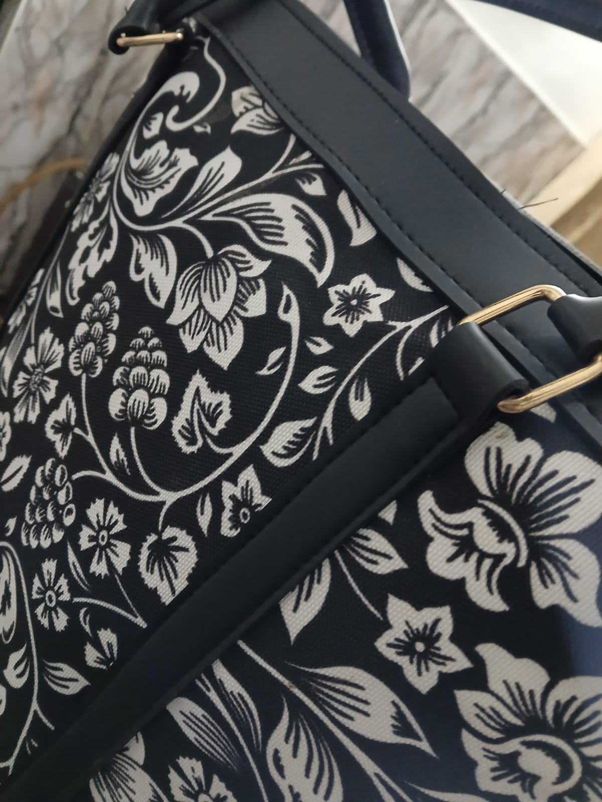 BLACK FLORAL - STRAP CANVAS BAG