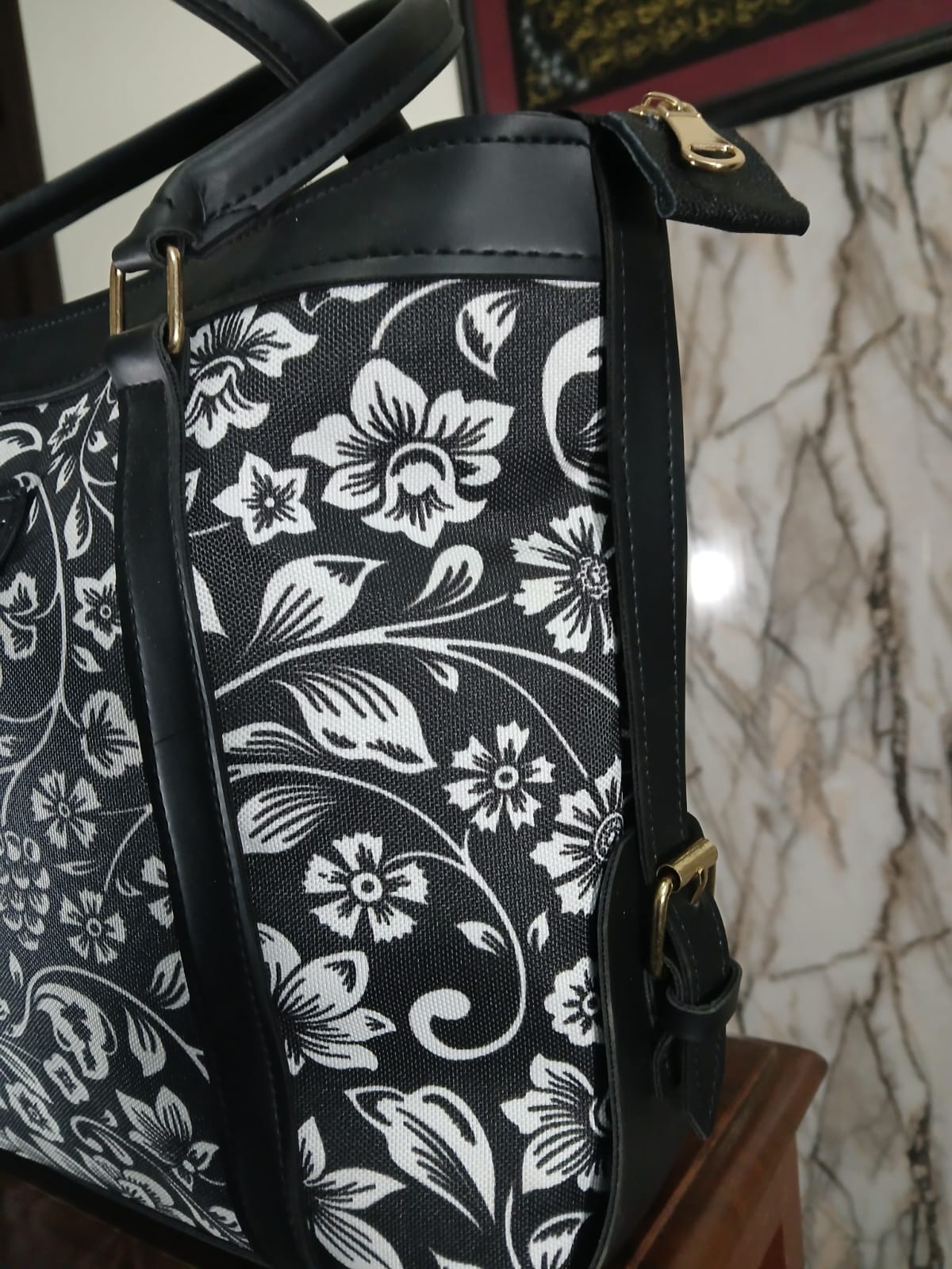 BLACK FLORAL - STRAP CANVAS BAG