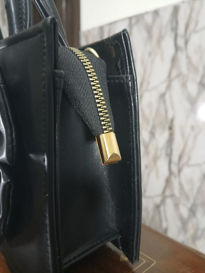 GLOSS BOW HANDBAG - BLACK