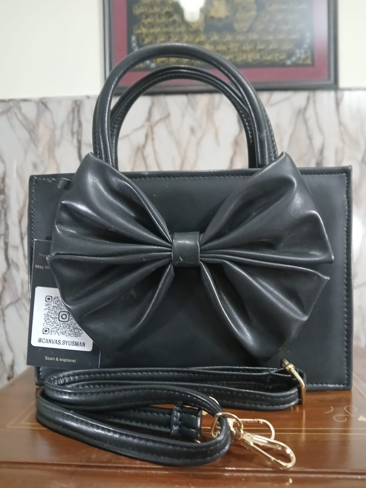 GLOSS BOW HANDBAG - BLACK