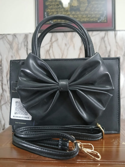 GLOSS BOW HANDBAG - BLACK